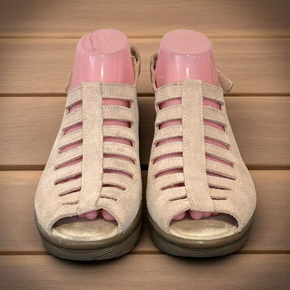 Skechers Memory Foam Women’s 8.5 Beige Suede Wedge Heels - Picture 1 of 10